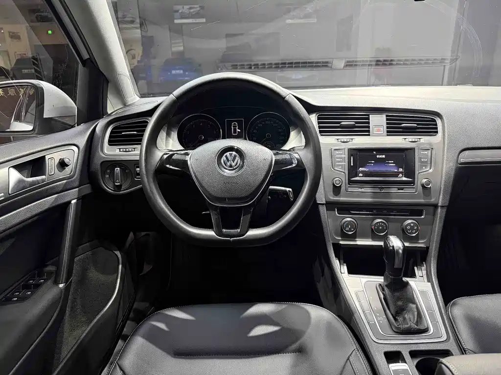 Volkswagen Golf — миниатюра 9