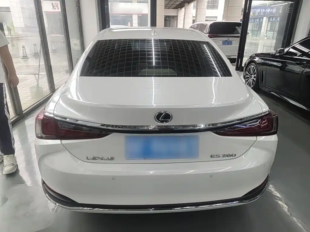 Lexus ES — миниатюра 6