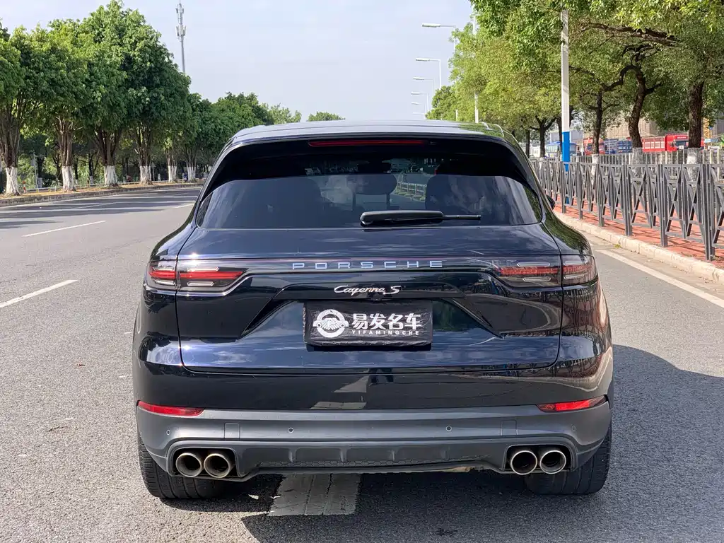 PORSCHE CAYENNE