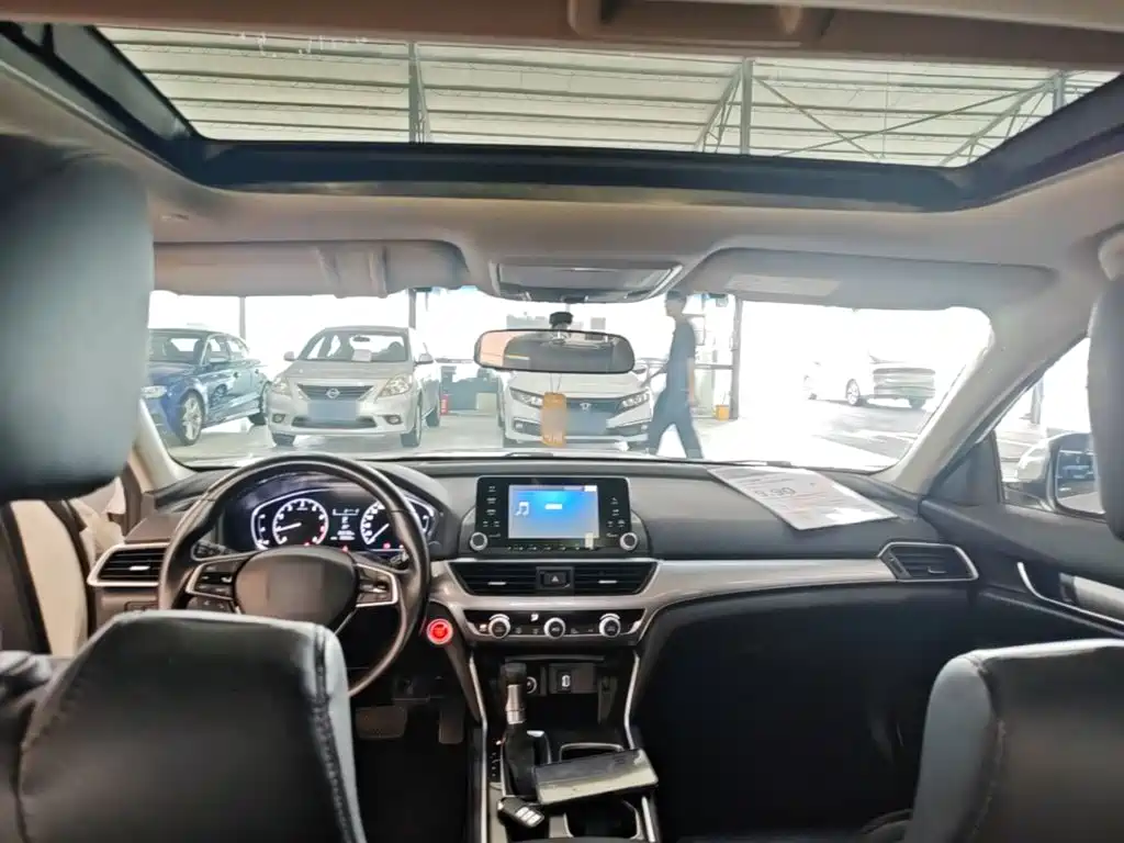 Honda Accord — миниатюра 18