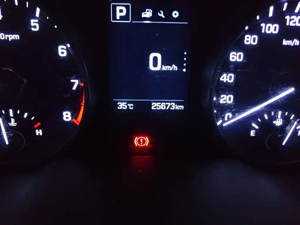 Hyundai Elantra — миниатюра 8