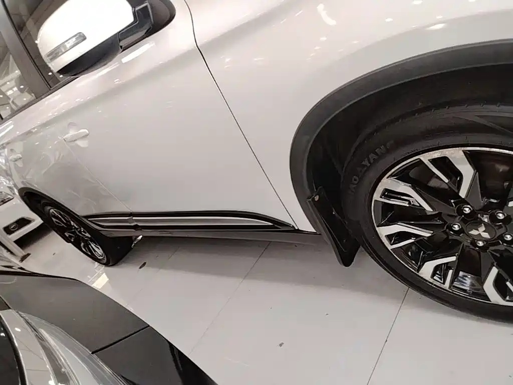 Mitsubishi Outlander — миниатюра 21