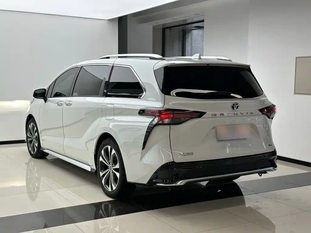 Toyota Granvia — миниатюра 24
