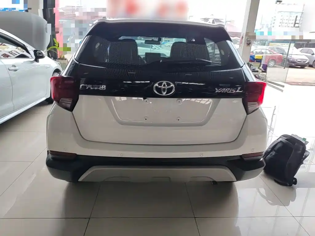 Toyota Yaris L — миниатюра 6