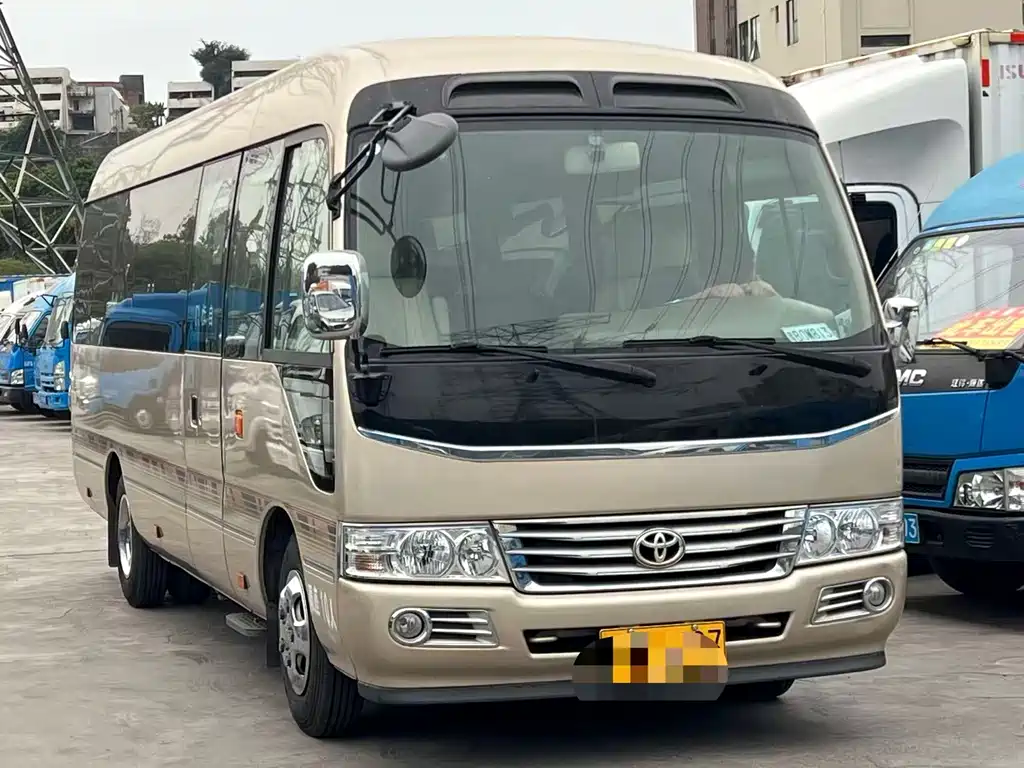 Toyota Coaster — миниатюра 14