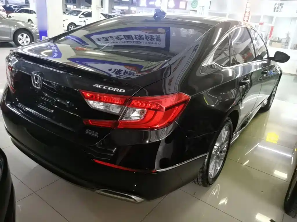Honda Accord — миниатюра 7