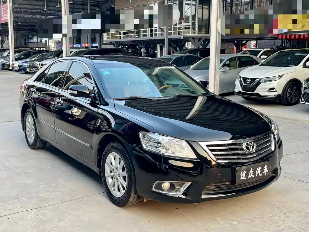 Toyota Camry — миниатюра 3