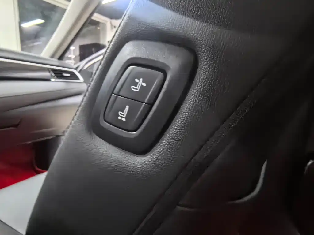 Toyota Camry — миниатюра 12