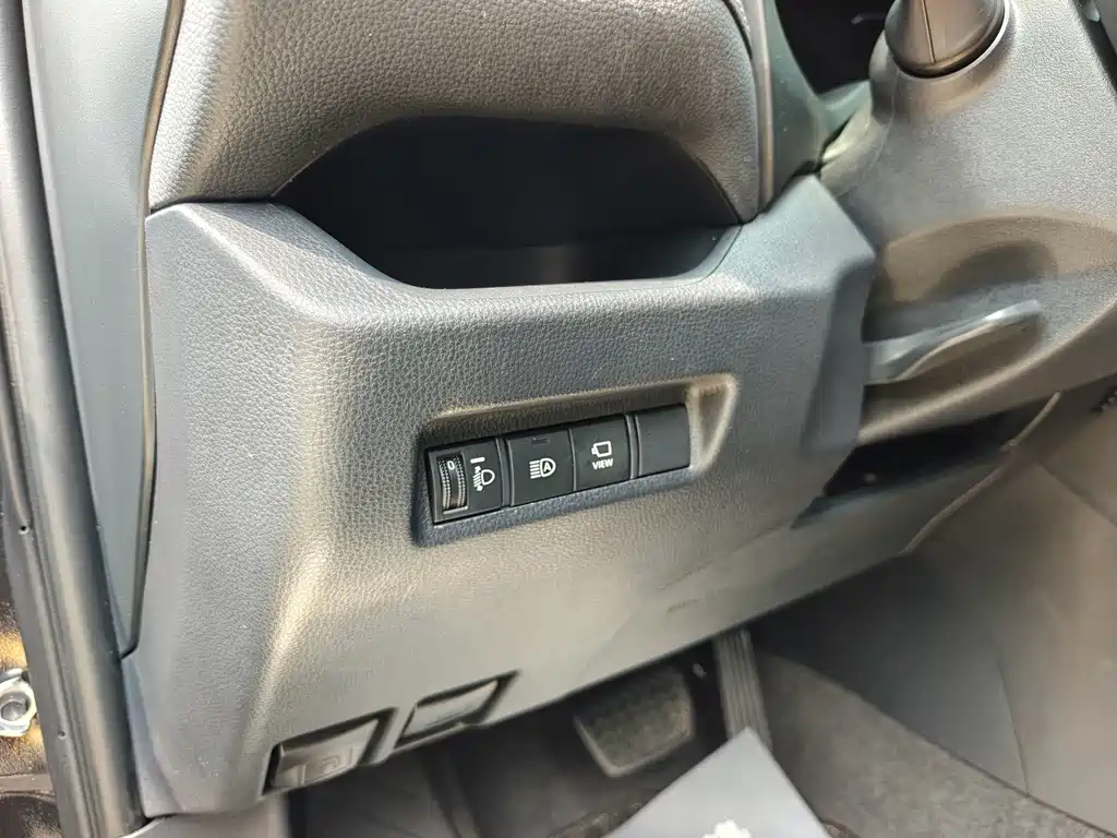 Toyota RAV4 — миниатюра 19
