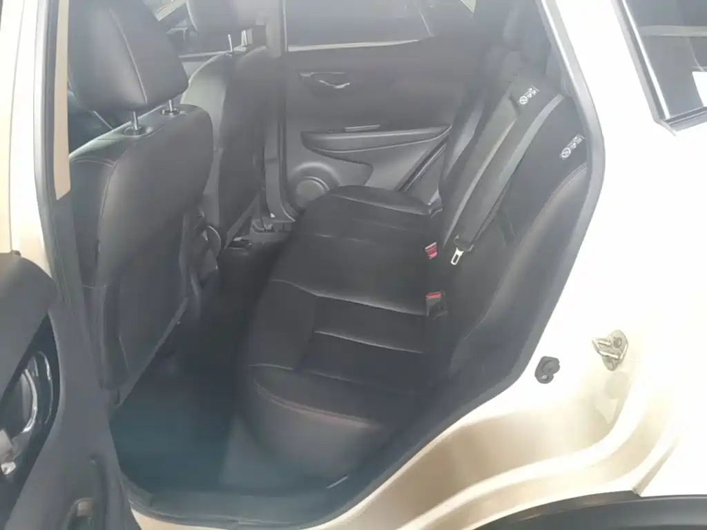 Nissan Qashqai — миниатюра 17