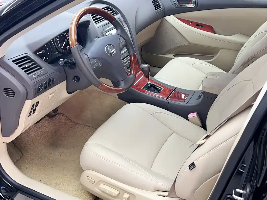 Lexus ES — миниатюра 13