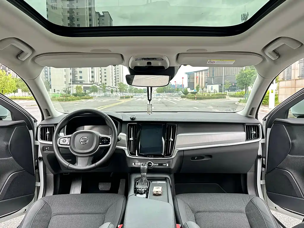 Volvo S90 — миниатюра 9