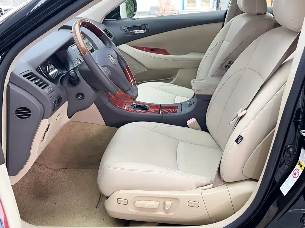 Lexus ES — миниатюра 12