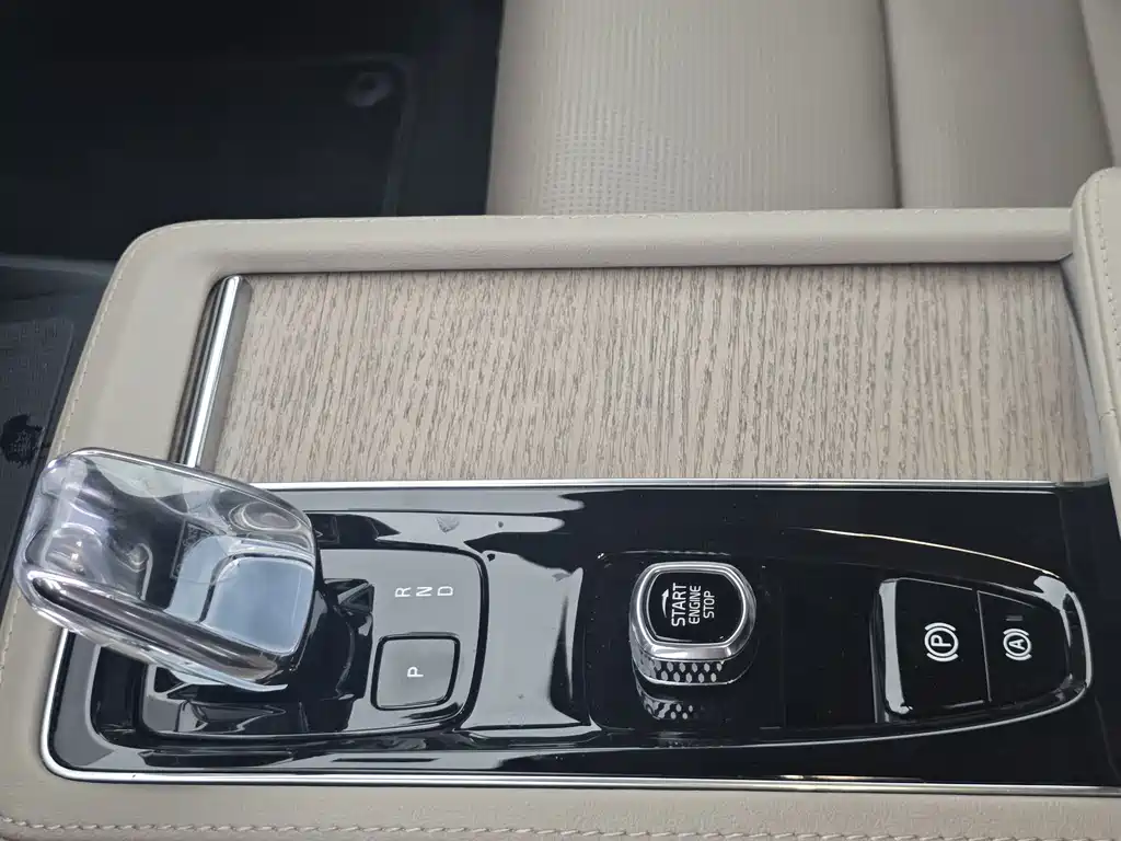 Volvo S90 PHEV — миниатюра 14