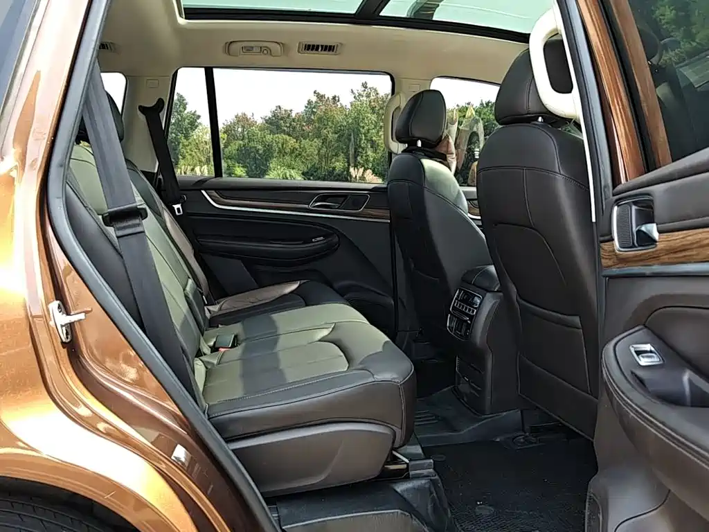 Roewe RX8 — миниатюра 15