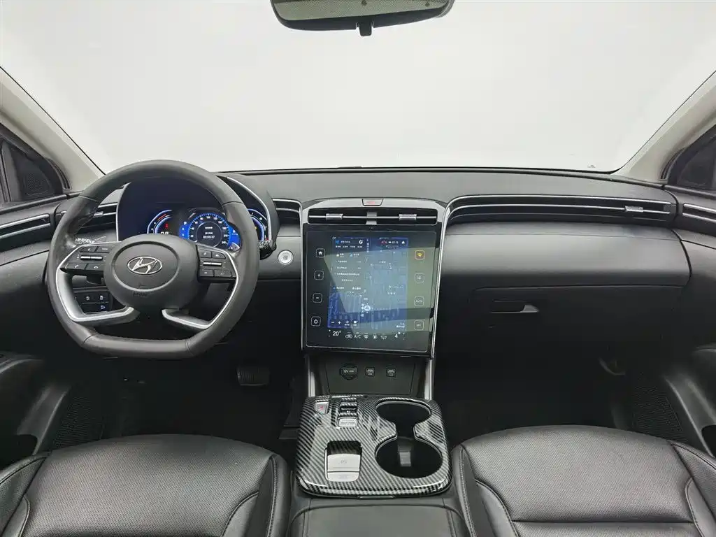 MODERN TUCSON