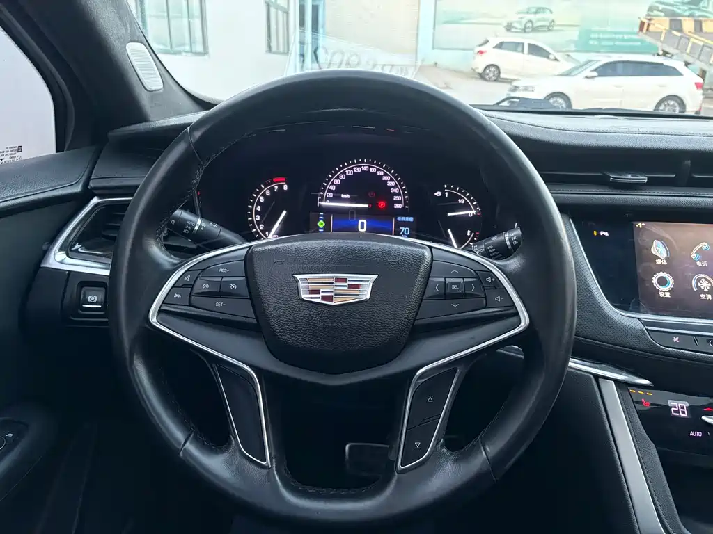 CADILLAC XT5