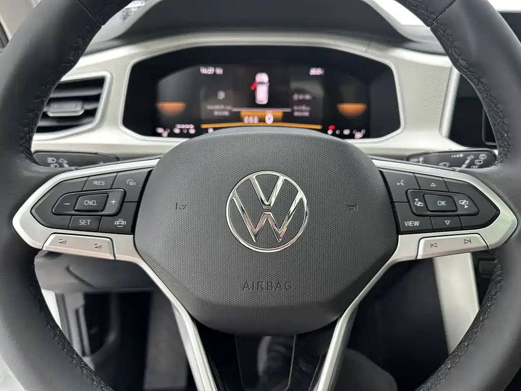 Volkswagen T-Roc — миниатюра 13