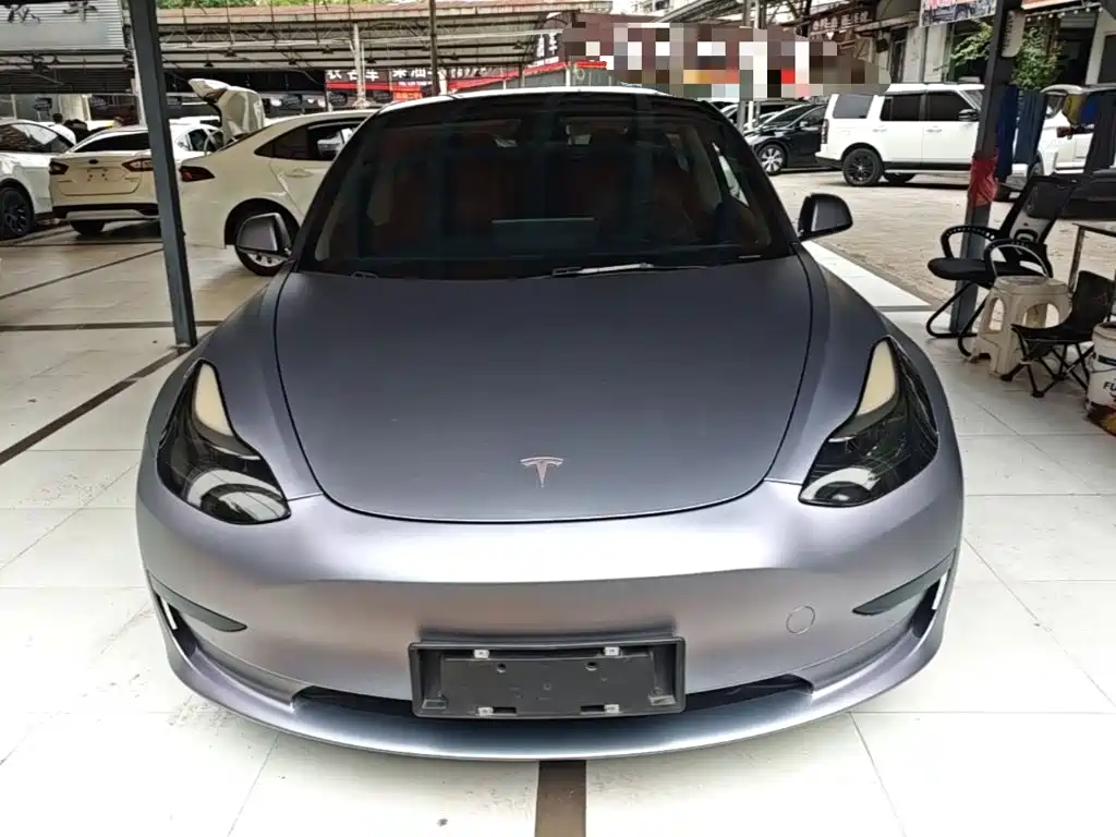 Tesla Model 3 — миниатюра 3
