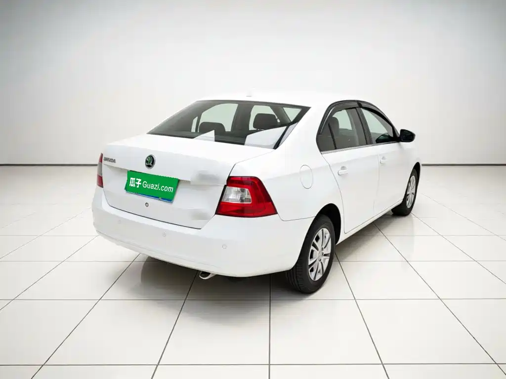 Skoda Rapid — миниатюра 6