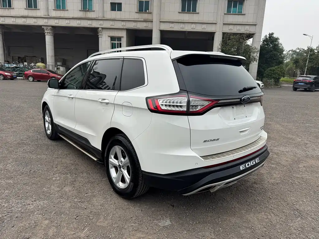 Ford Edge — миниатюра 9
