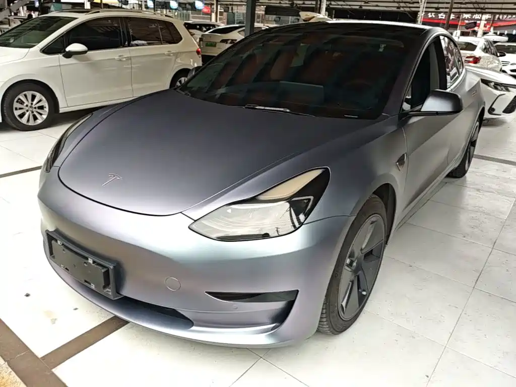 Tesla Model 3 — миниатюра 2
