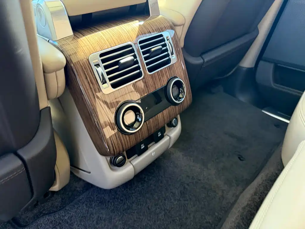Land Rover Range Rover — миниатюра 12