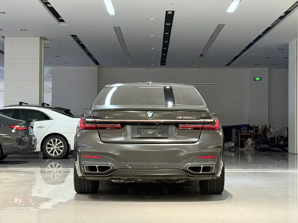 BMW 7 Series — миниатюра 15