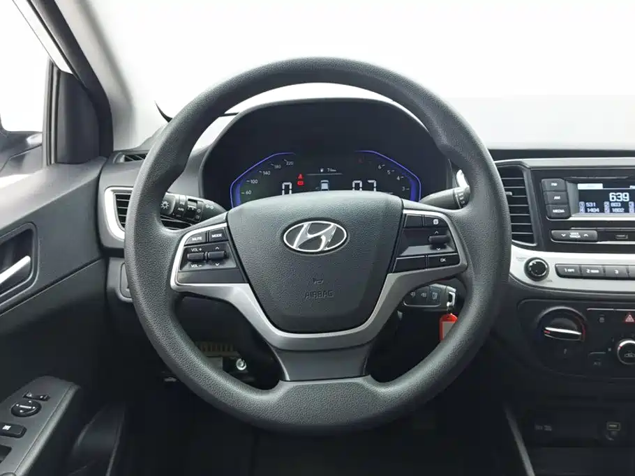 Hyundai Verna — миниатюра 15