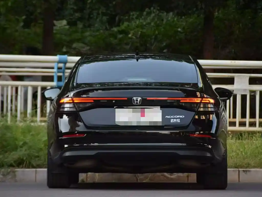 Honda Accord — миниатюра 6