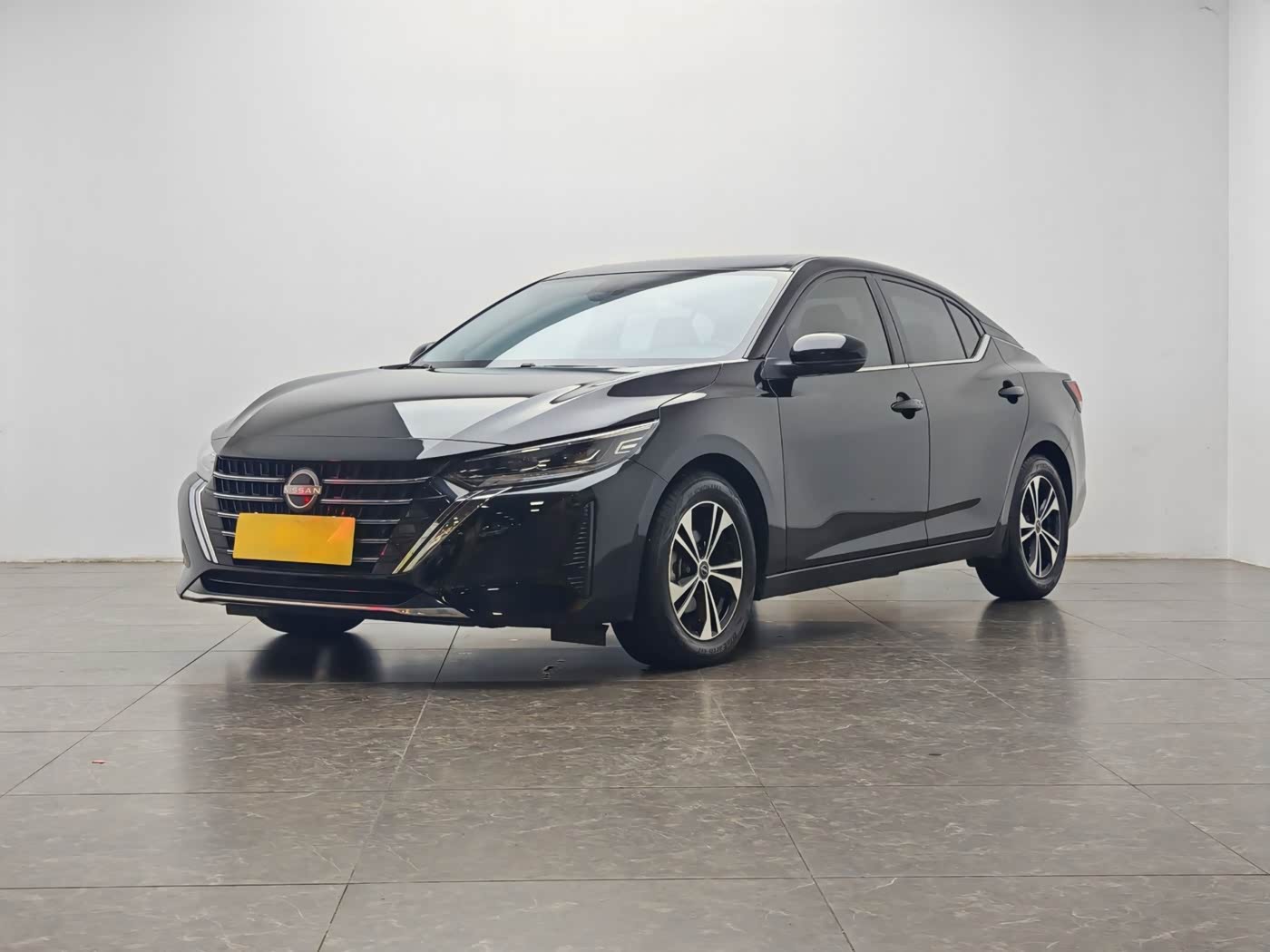 Nissan Sylphy 1.6 л 2023 г. Чёрный, пробег 50000 км