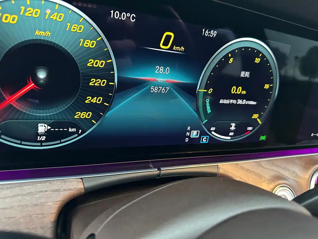 Mercedes-Benz E-Class — миниатюра 16