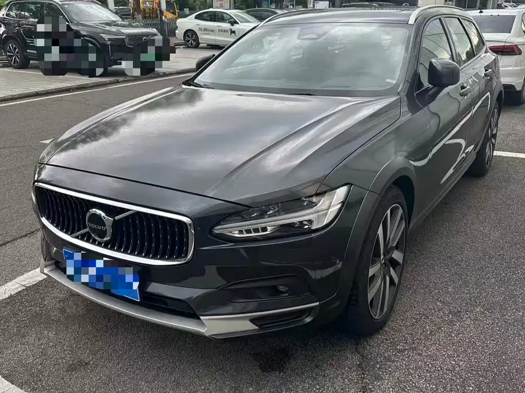 Volvo V90 2024