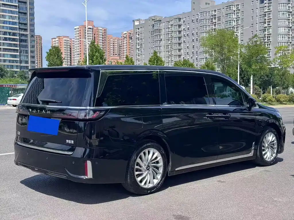 VOYAH Dreamer — миниатюра 7