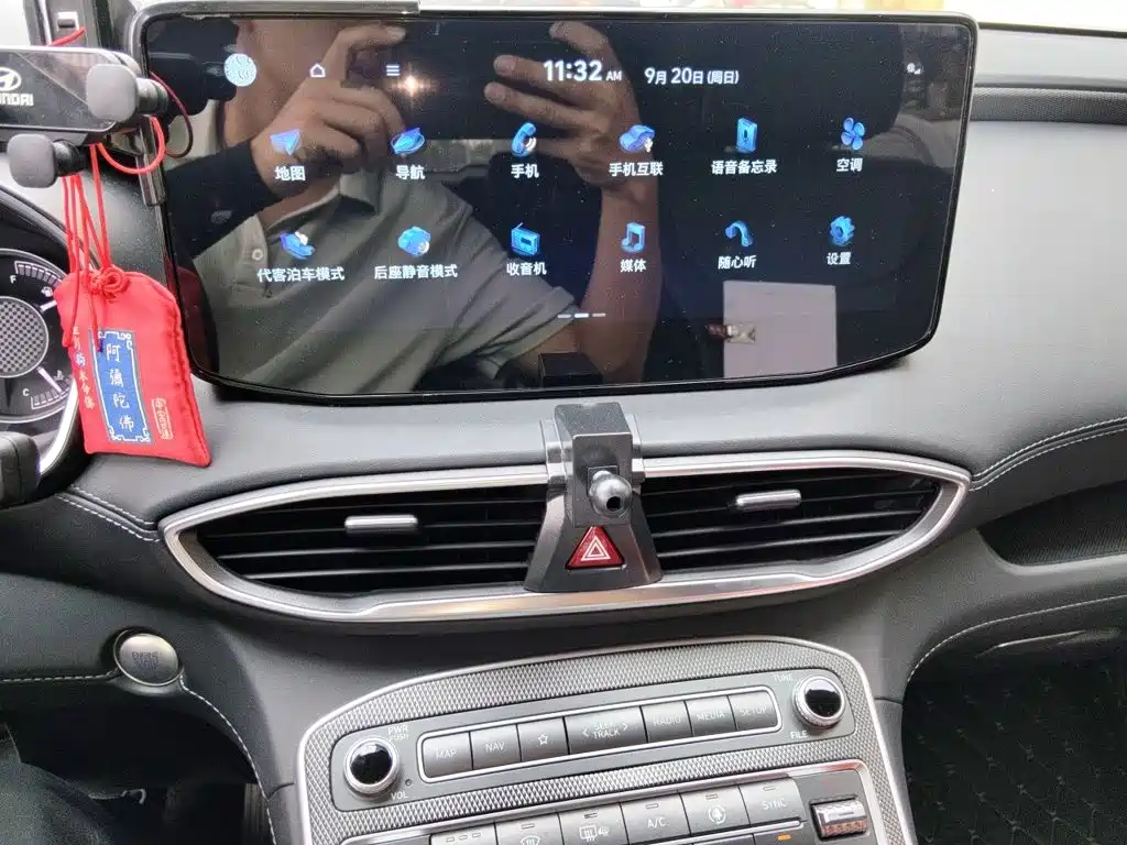 Hyundai Santa Fe — миниатюра 9