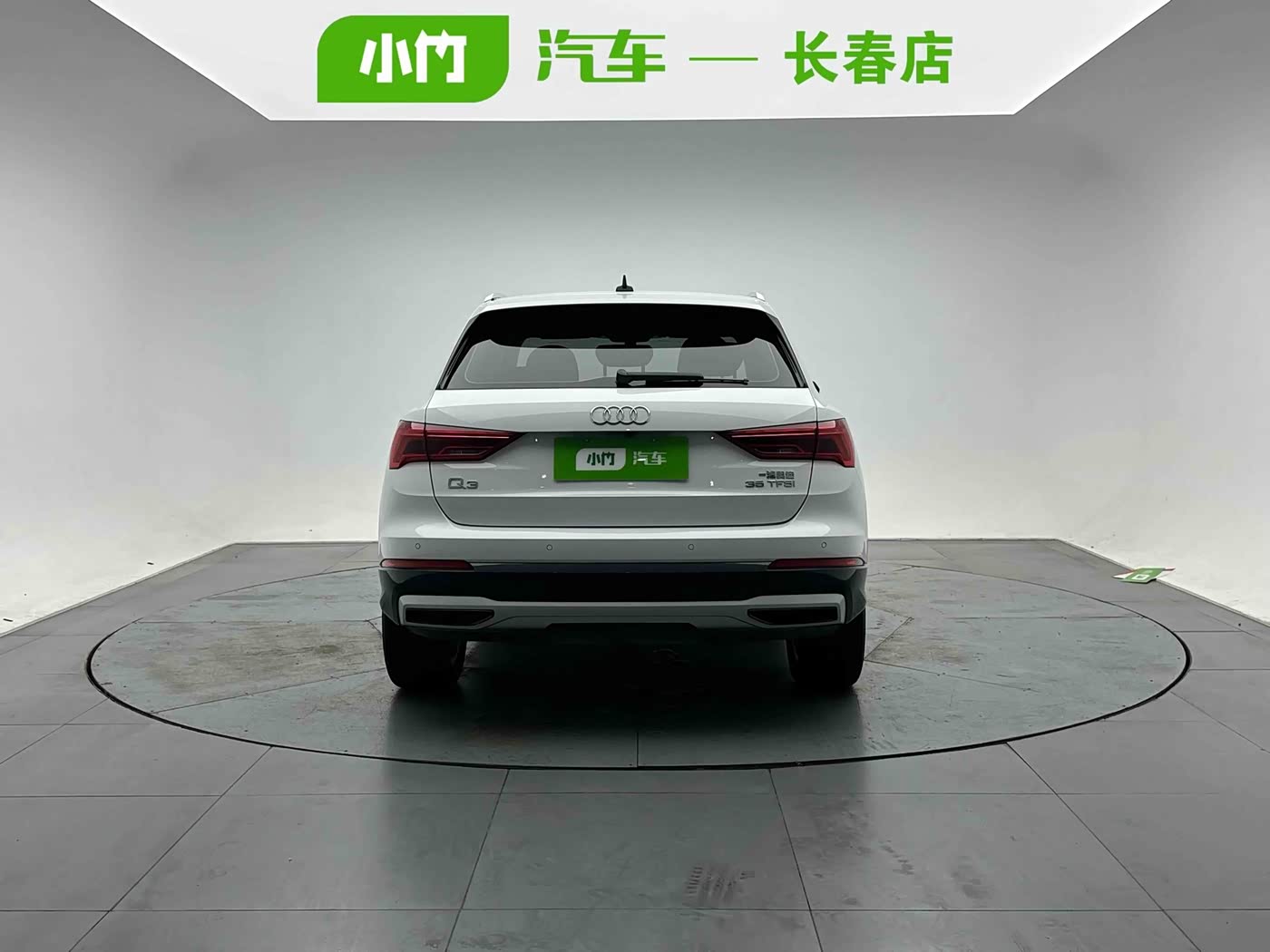 Audi Q3 1.4 л 2021 г. Белый, пробег 21000 км