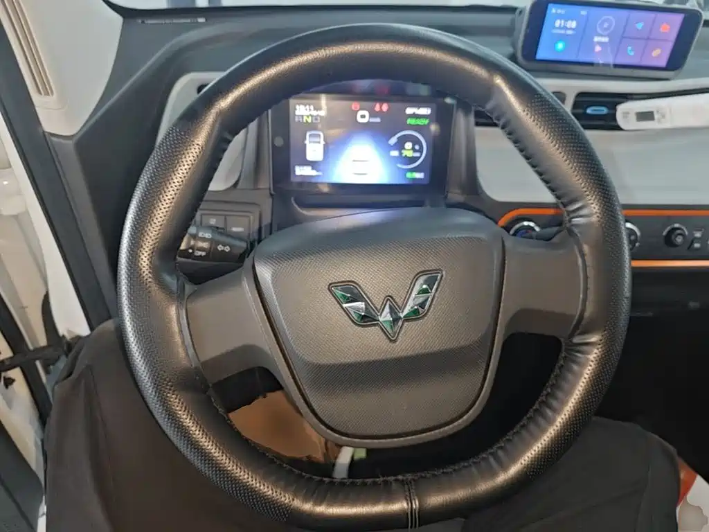 Wuling MINIEV — миниатюра 11