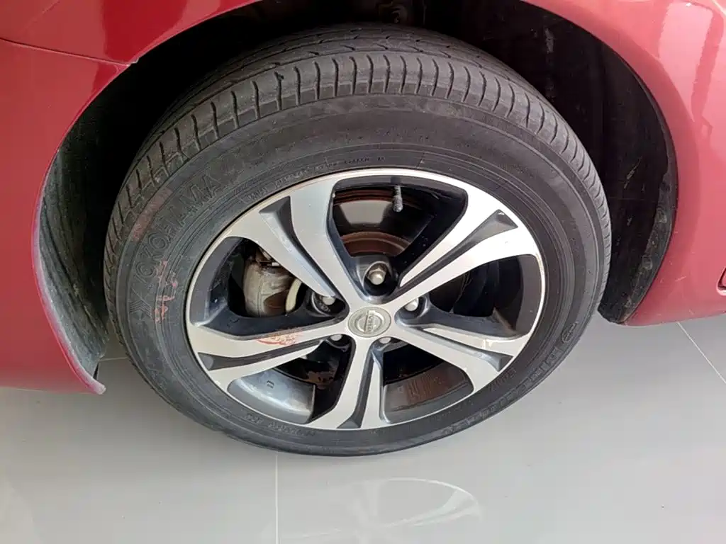 Nissan Tiida — миниатюра 23