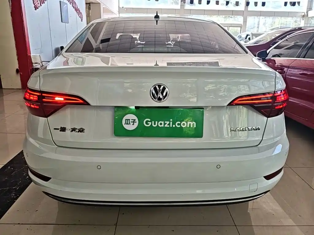 Volkswagen Sagitar — миниатюра 6