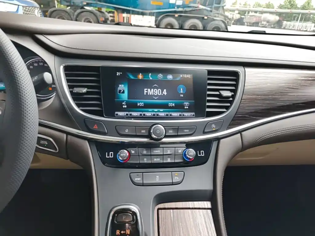 Buick LaCrosse — миниатюра 13