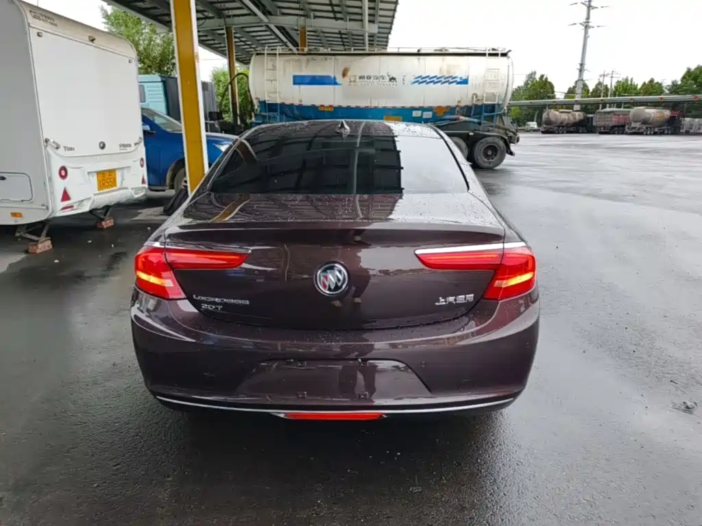Buick LaCrosse — миниатюра 6