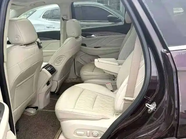 Buick Enclave — миниатюра 5