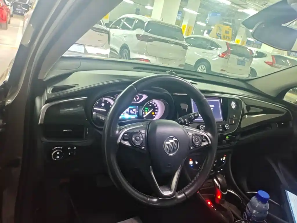 Buick Envision Plus — миниатюра 10