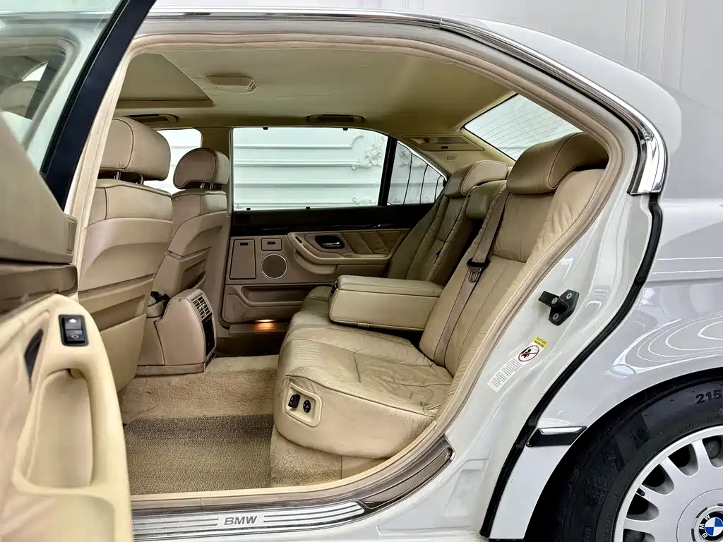BMW 7 Series 7 2000 728iL