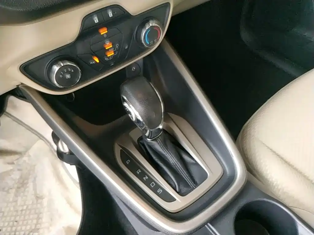 Ford Escort — миниатюра 14