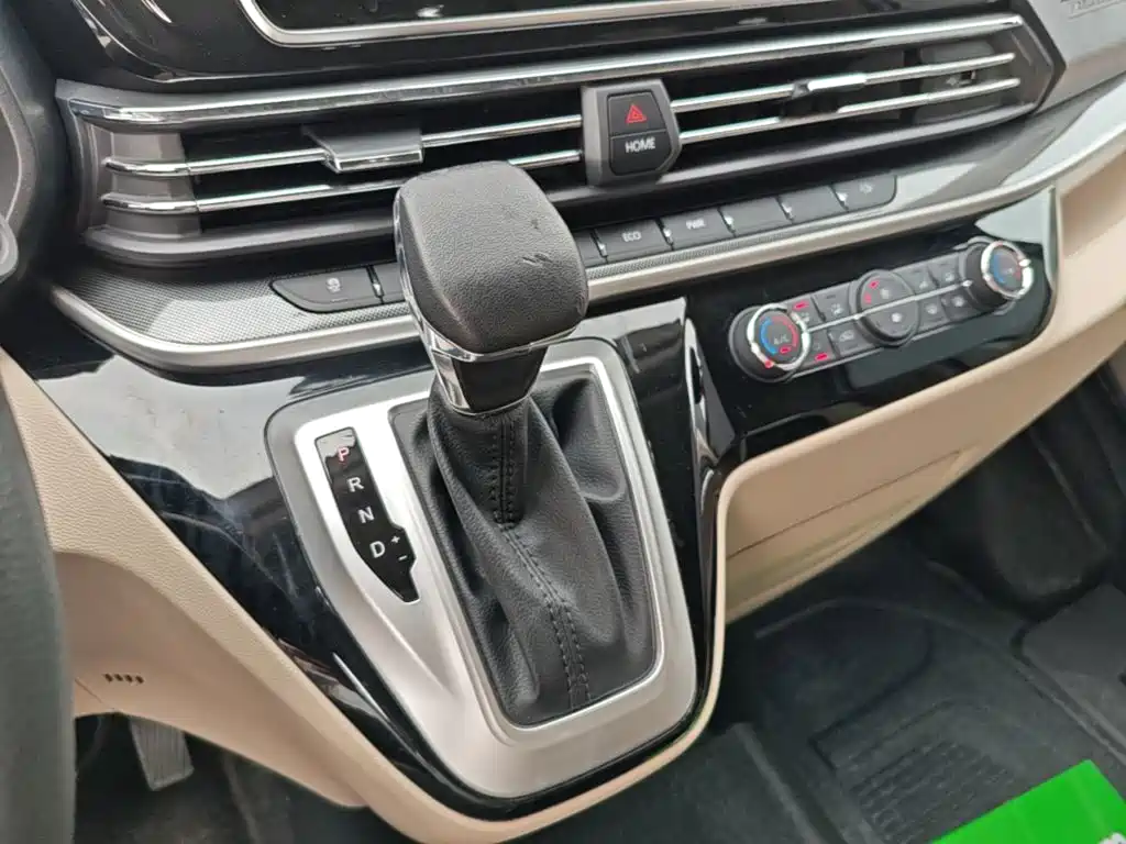 MAXUS V90 — миниатюра 14