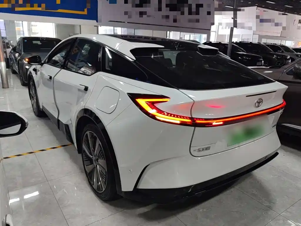 Toyota bZ5 — миниатюра 5