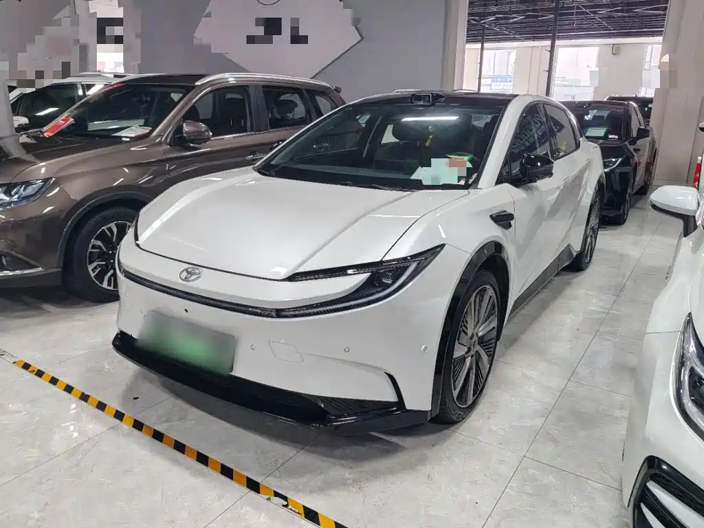 Toyota bZ5 — миниатюра 2