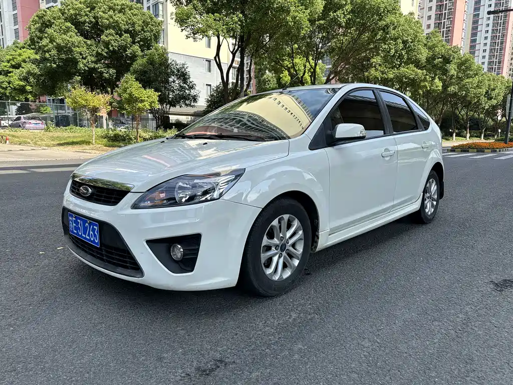 Ford Focus 2011 1.8L AT Fashion