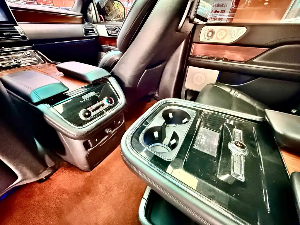 Lincoln Navigator — миниатюра 10